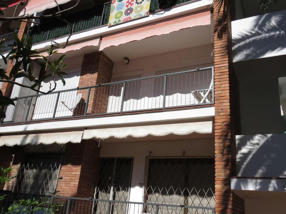 Coqueto Alojamiento Con Banera De Hidromasaje Apartment Тарагона Екстериор снимка